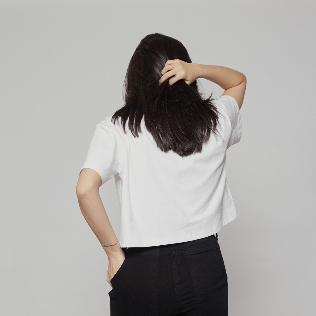 là min - Áo thun Croptop Nút Dáng Oversized