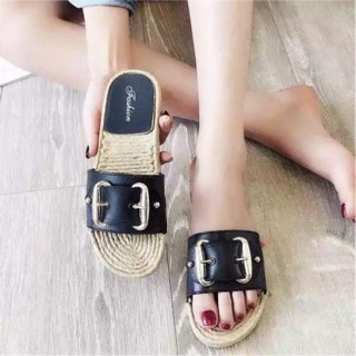 Dép cói đi biển không thấm nước