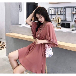 Đầm viền ren cổ