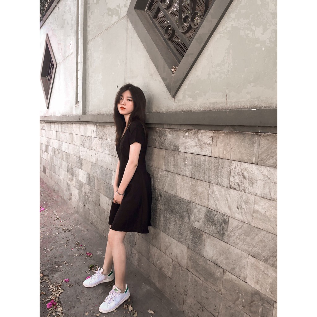 [XẢ KHO] Váy Đen Xoè Cổ Chữ V Dễ Thương Cá Tính | BigBuy360 - bigbuy360.vn