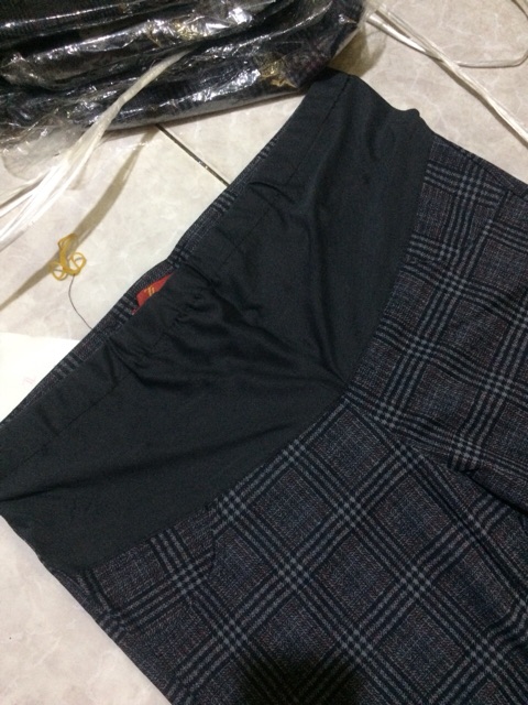 Quần bầu sọc có lưng rút cài nút