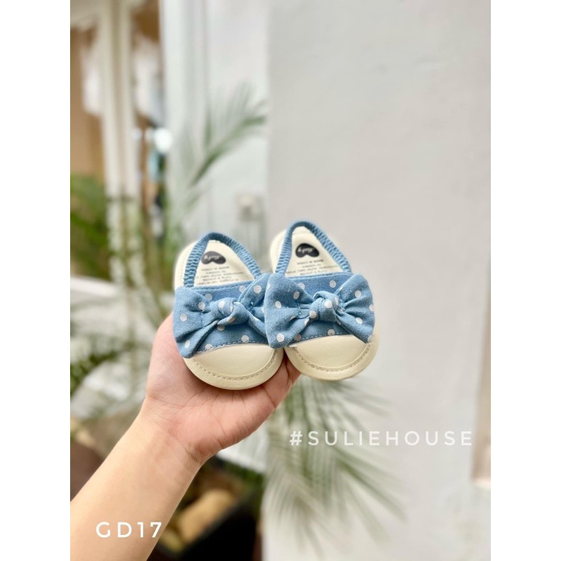 Dép tập đi các mẫu cho bé gái