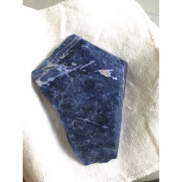 Đế đá phong thủy Sodalite đế đặt đá phong thủy