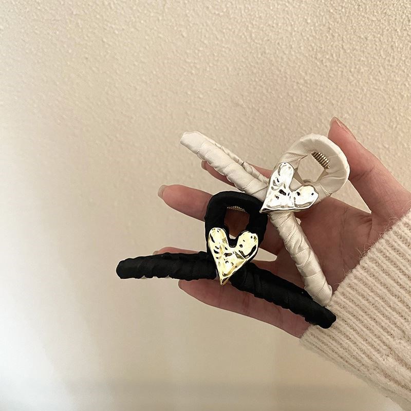 Kẹp tóc càng cua nhựa bọc vải đính hạt