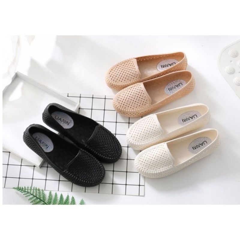 Giày lỗ nữ mùa hè.Giày búp bê nữ nhựa mền kiểu dáng thời trang