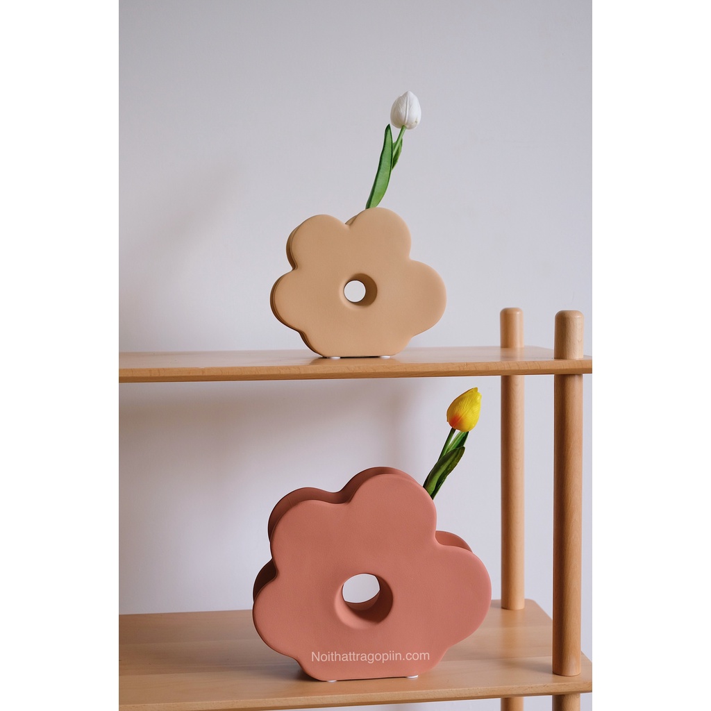 Bình gốm hình bông hoa