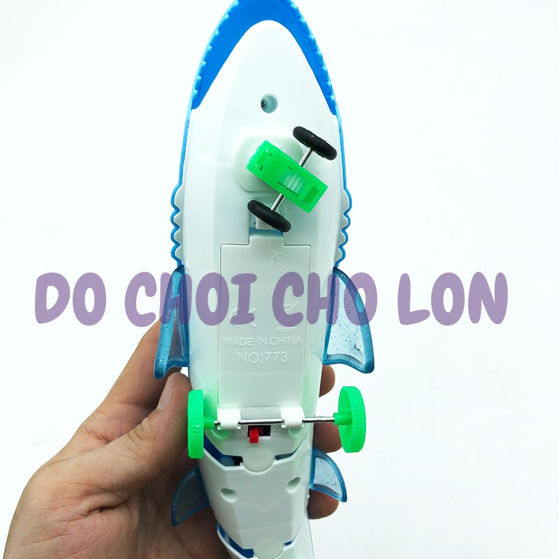Đồ chơi mô hình con cá mập bằng nhựa chạy pin có đèn nhạc 773