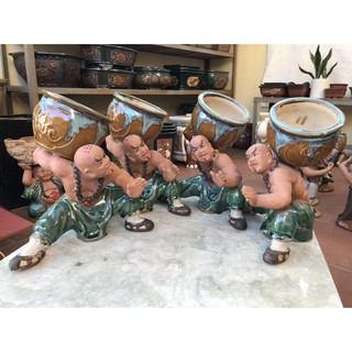 Chậu tượng La Hán cõng vò