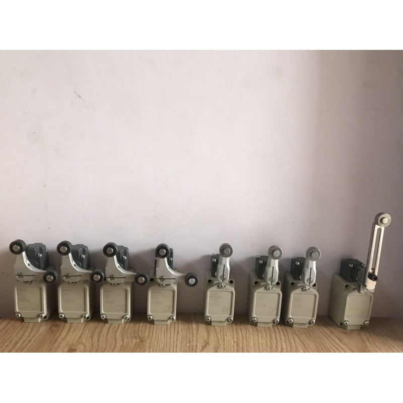 Công tắc hành trình Omron WLCA32-43