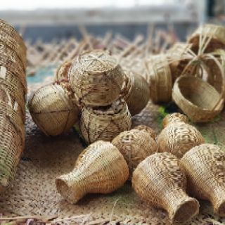 Bình mây tre cắm hoa