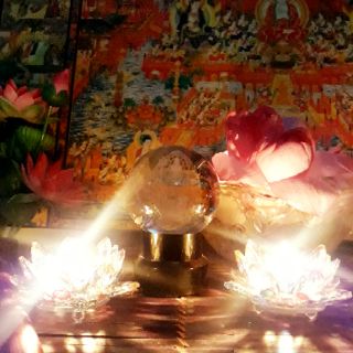 Chân nến hoa sen pha lê