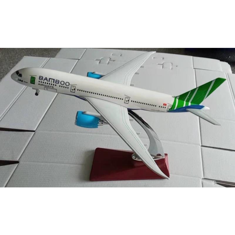 Mô hình máy bay BB 30cm đế gỗ