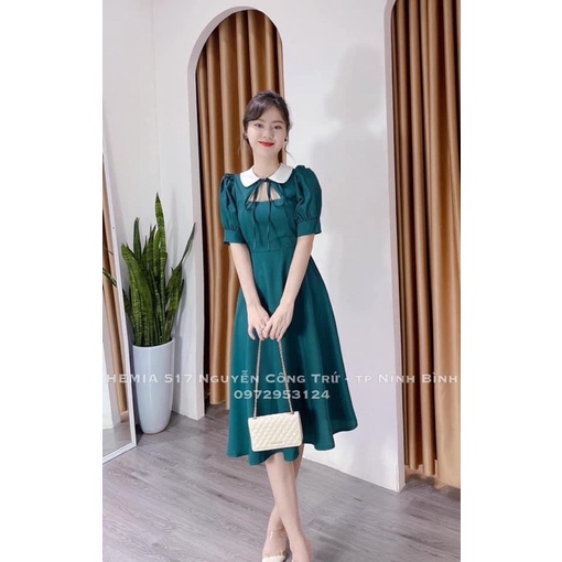 đầm khoét phần cổ xinh