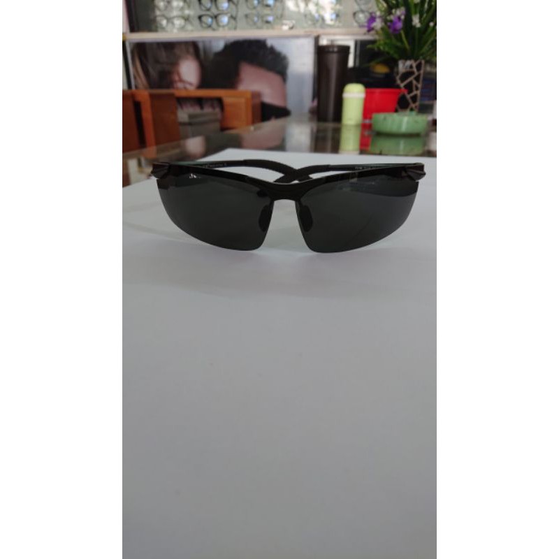 kính thể thao police mắt polarized của Italy P2196