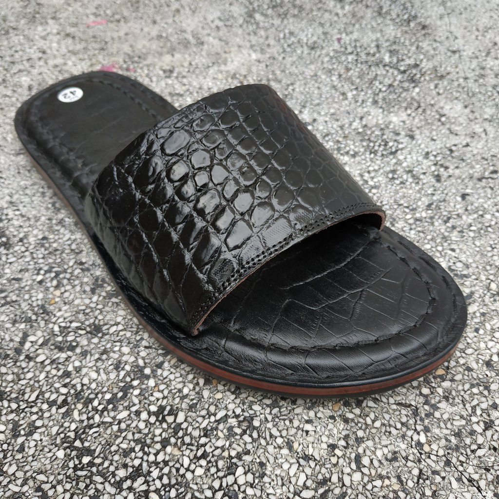 Dép ngang da bụng cá sấu rất đẹp!