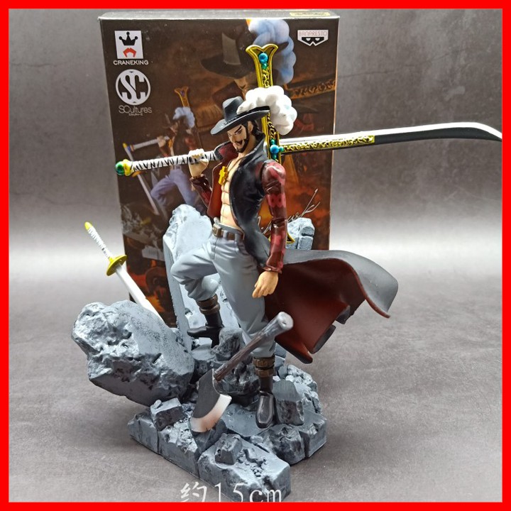 Mô hình One Piece Mihawk mắt diều hâu