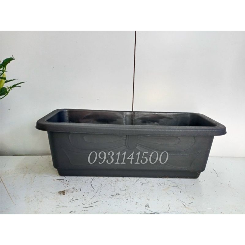 Chậu nhựa chữ nhật dài 48cm màu đen