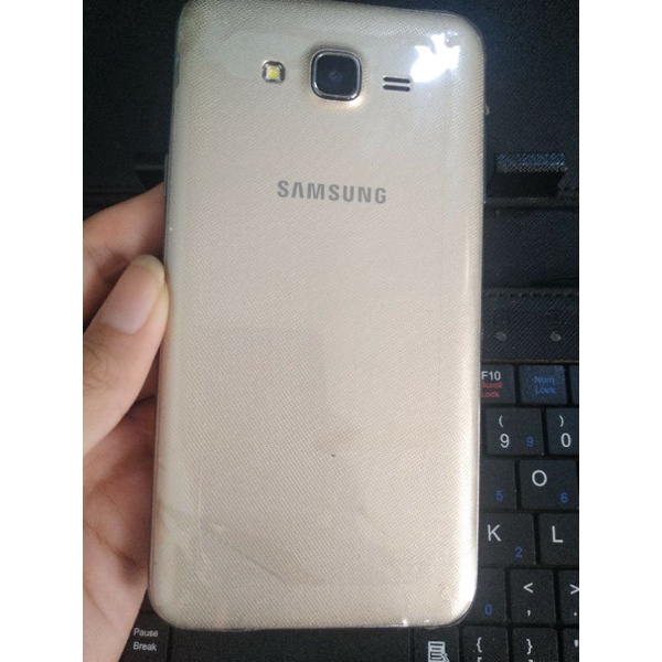 Điện thoại Samsung Galaxy J7