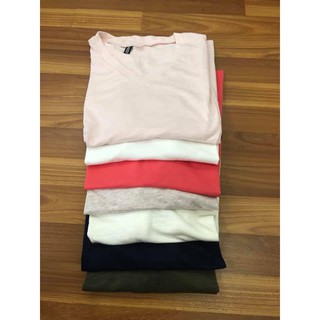 Áo thun Divided HM basic cổ tim (Made in Cambo)