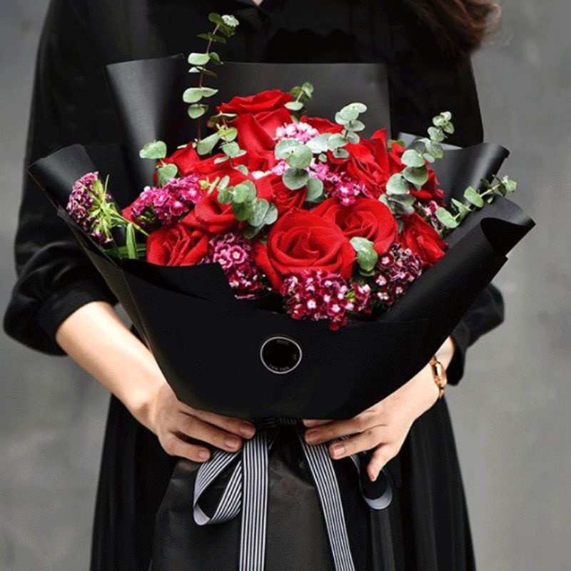 GIẤY GÓI HOA 1 MẶT .KHÔNG THẤM NƯỚC ,XẤP 20 TỜ