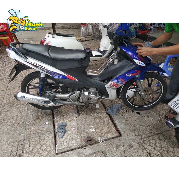 tem rời axelo 125 trắng xanh