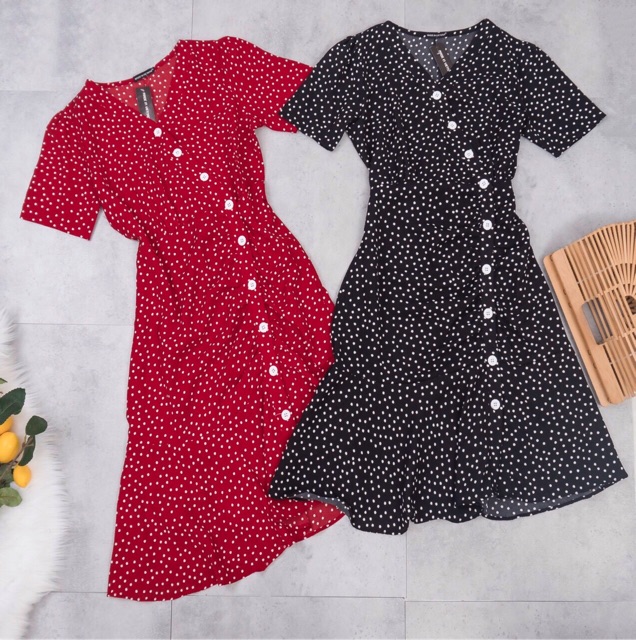 Đầm bi nhí 2 màu cổ V nút trắng xinh ngất ngây