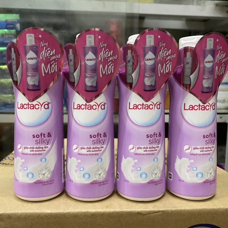 Dung dịch vệ sinh phụ nữ Lactacyd soft &amp; silky hộp 150ml