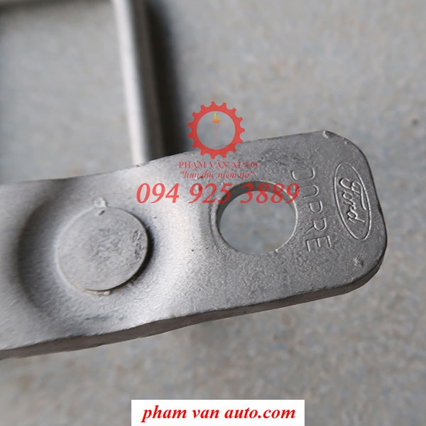 Ngoàm khoá cửa hậu Ford Transit CHÍNH HÃNG, Ngàm ngậm khoá cửa ô tô