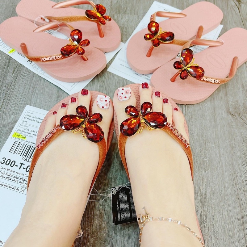 dép HVN nhung hồng mix charm bướm đá đỏ
