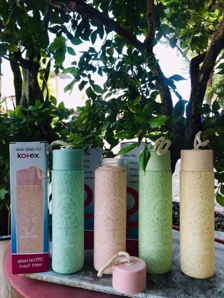 Combo 3 bình thủy tinh bọc nhựa 350ml ( màu ngẫu nhiên)