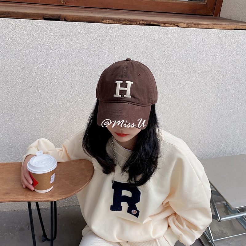 Mũ lưỡi trai thêu chữ H thời trang năng động