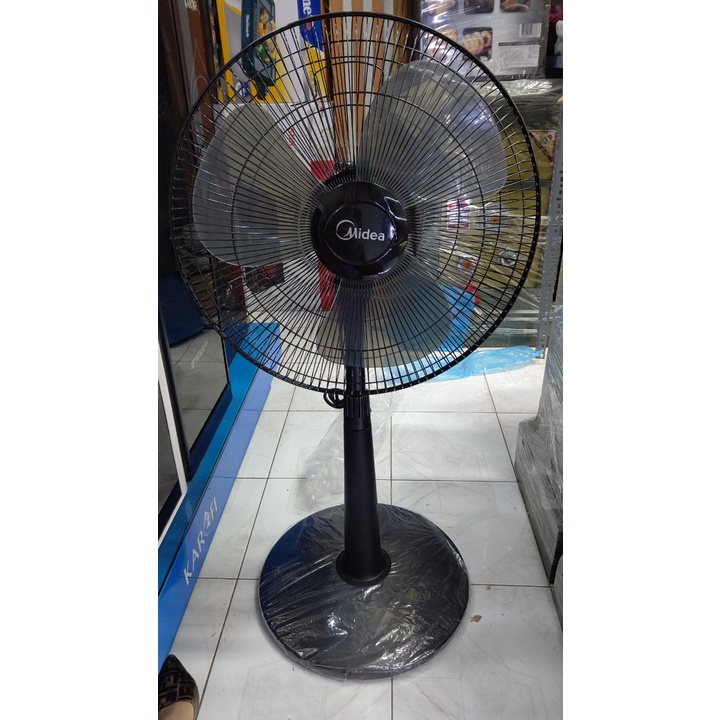 Quạt Cây Đứng Lửng Midea FTS40-17VD. Hàng Có sẵn Màu Đen. Hàng Chính Hãng Bảo Hành 12 tháng