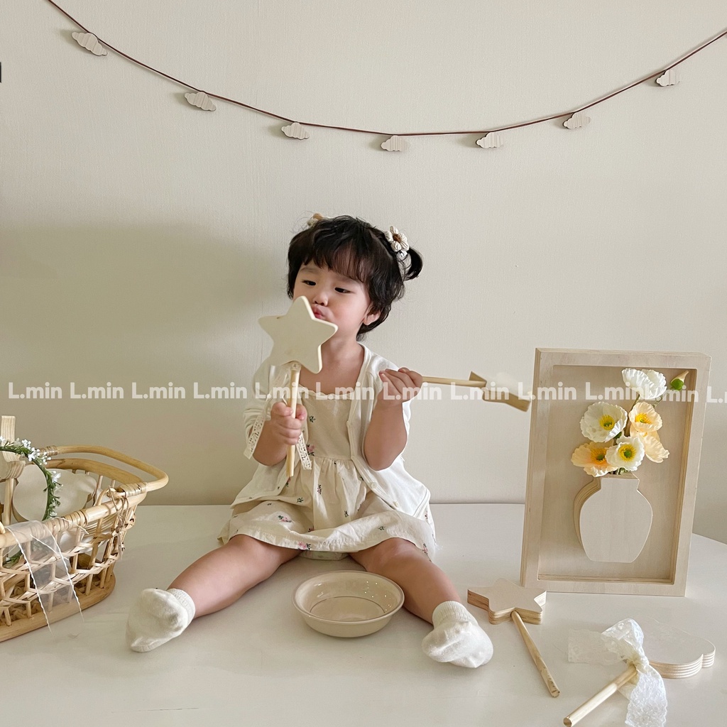 Logo gỗ có thanh cầm