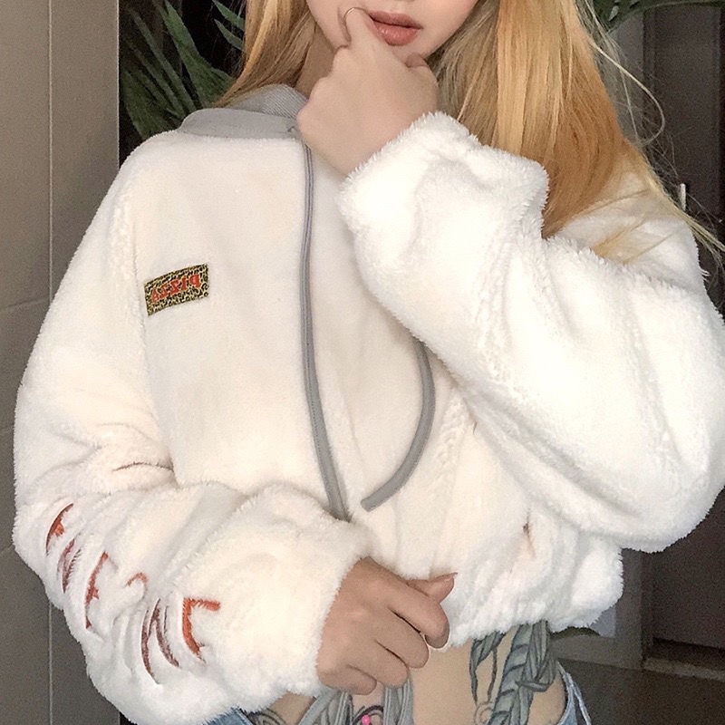 Áo hoddies lông croptop thêu chữ ở tay hàng taobao