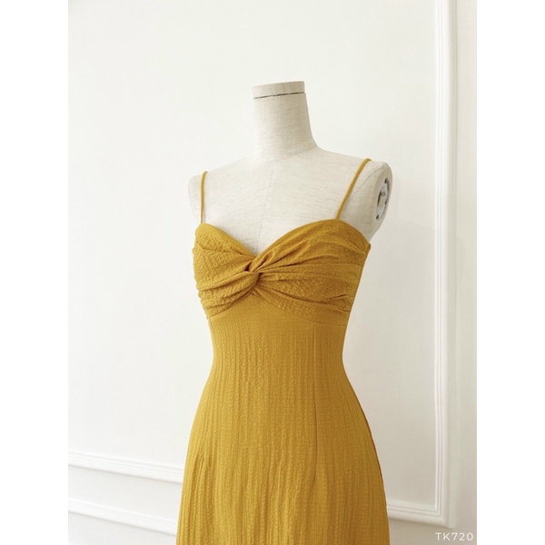 Đầm midi xoắn ngực dáng dài màu xanh bơ thiết kế TY CLOSET