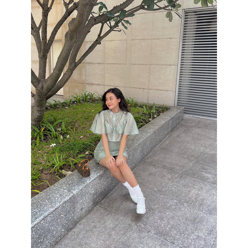 Set áo sơmi và chân váy ngắn trơn | SOKO SET - CLÉLIE