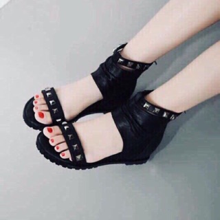 Sandal
