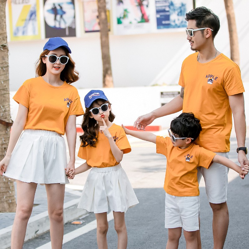 Set đồ gia đình  Áo gia đình tông màu CAM in hình động vật ngộ nghĩnh kèm chữ APPLE