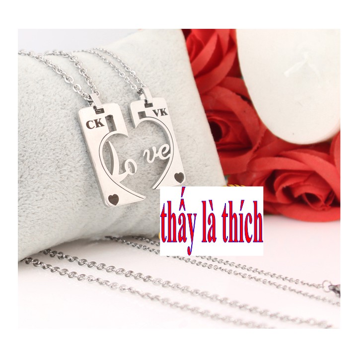 Dây chuyền cặp đôi màu trắng 2 mảnh ghép khắc chữ CK / VK kết hợp chữ LOVE-Giá bán như trên là 1 cặp = 2 sợi như hình