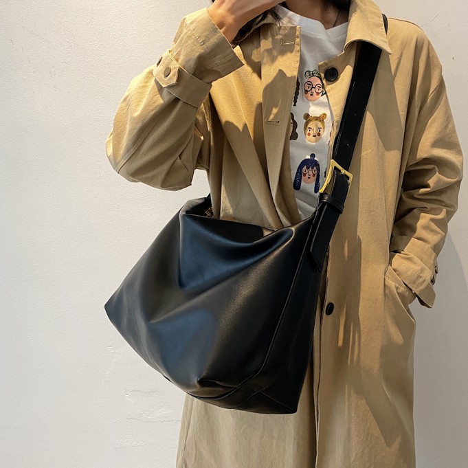 Túi đeo chéo da quai lớn phong cách Unisex đựng vừa laptop | BigBuy360 - bigbuy360.vn