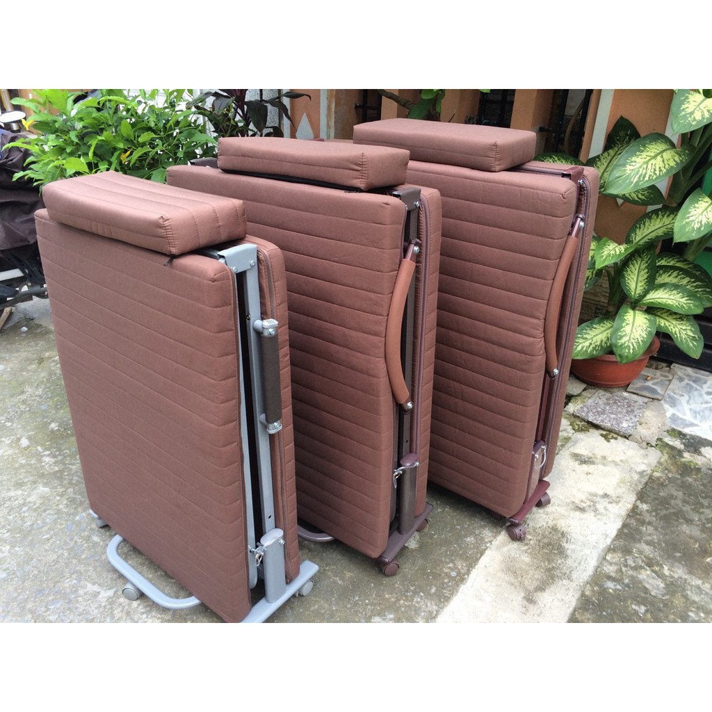 Giường gấp Hàn Quốc rộng 65cm có bánh xe di chuyển khuyến mại ga, túi phủ chống bụi (HQ65)