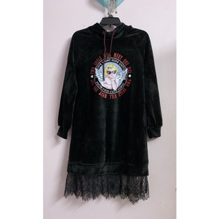 Váy nhung chân ren Cache size S