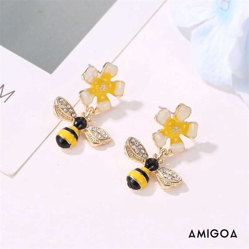 Khuyên Tai Hình Bông Hoa Và Chú Ong Thời Trang Hàn Quốc