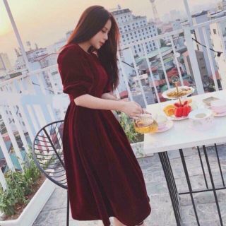 Váy nhung dáng xòe