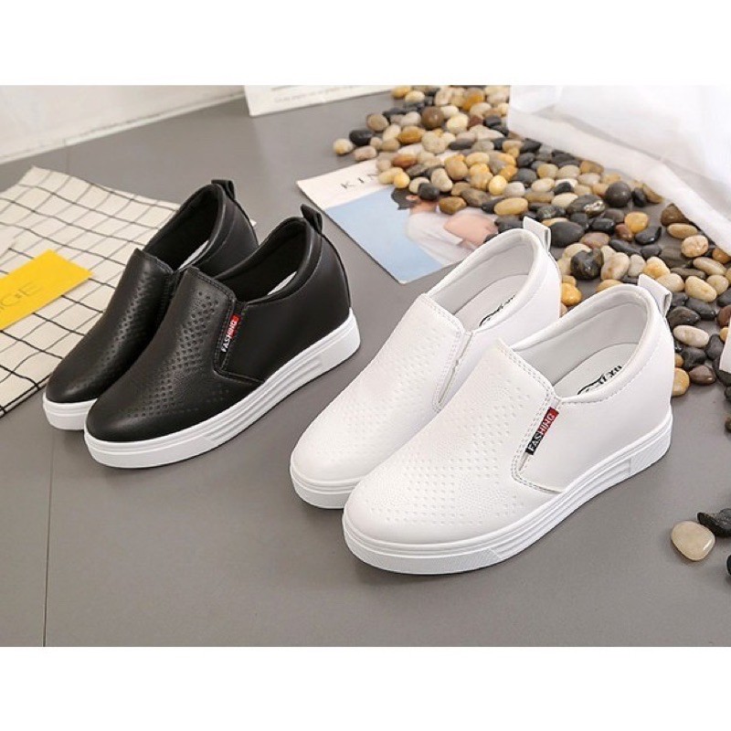 Giày độn đế sneaker thể thao 2 màu đen và trắng hoạ tiết chìm thời trang Hàn Quốc T01
