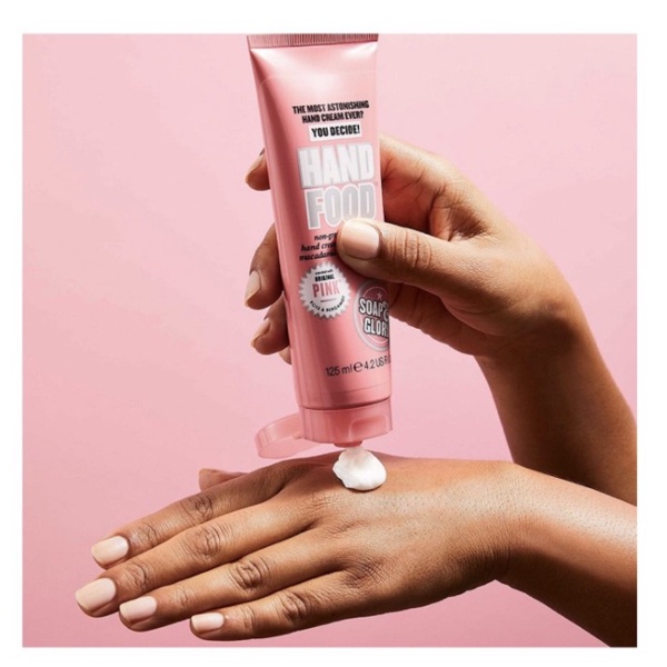 Kem dưỡng tay Hand Food Hydrating Hand Cream hương nước hoa cấp ẩm làm mềm tay Soap & Glory 125ML