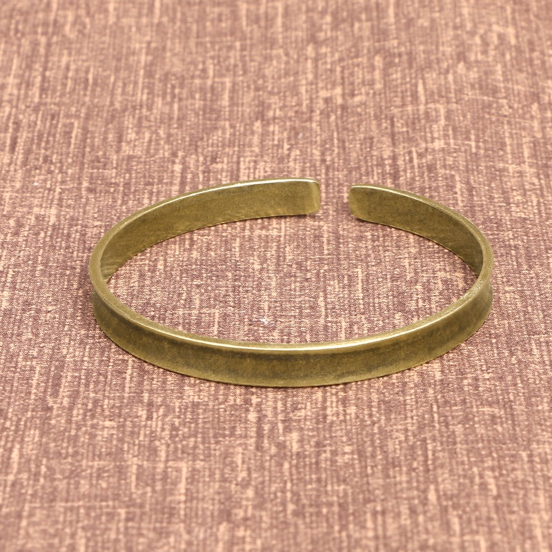 Vòng tay bằng đồng thau làm quà tặng độc đáo cho nam nữ