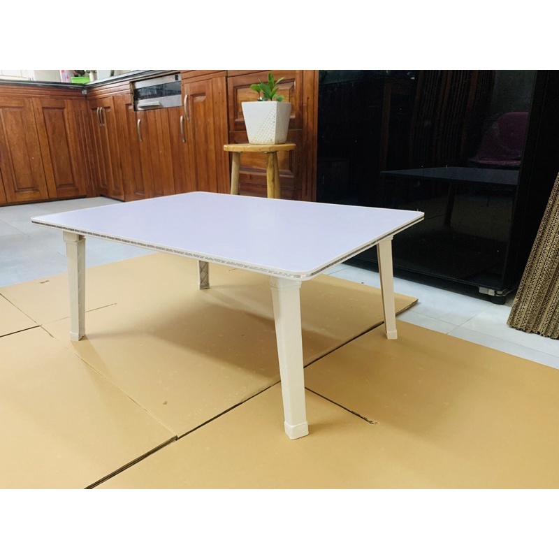 Bàn học chân nhựa gấp gọn