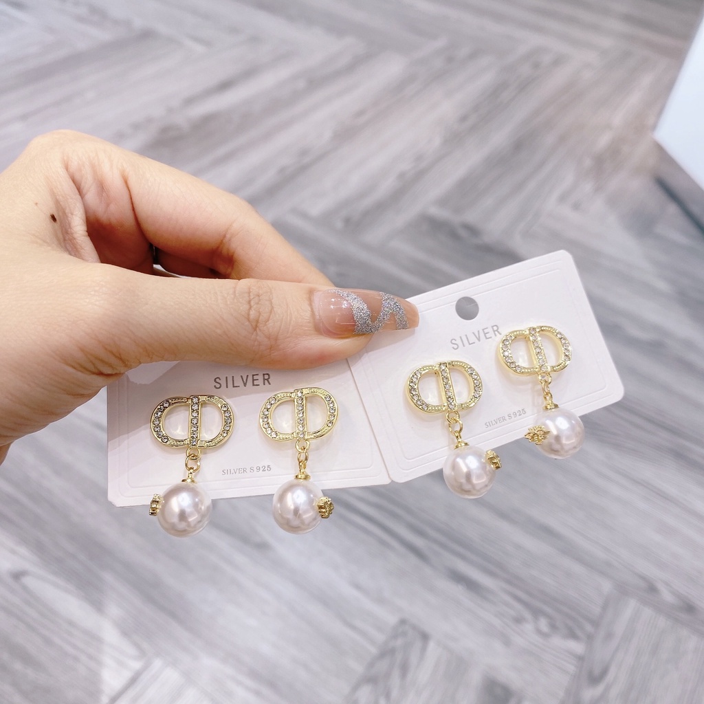 (Nhiều mẫu )Hoa tai C.D thương hiệu