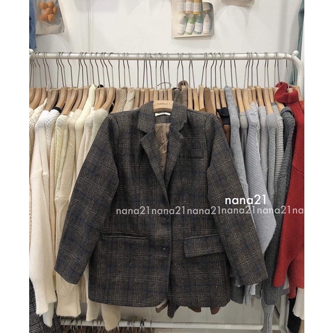 Áo vest kẻ dạ